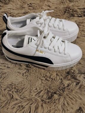 White Puma Platform Sneakers with Black Stripe and Gold Logo